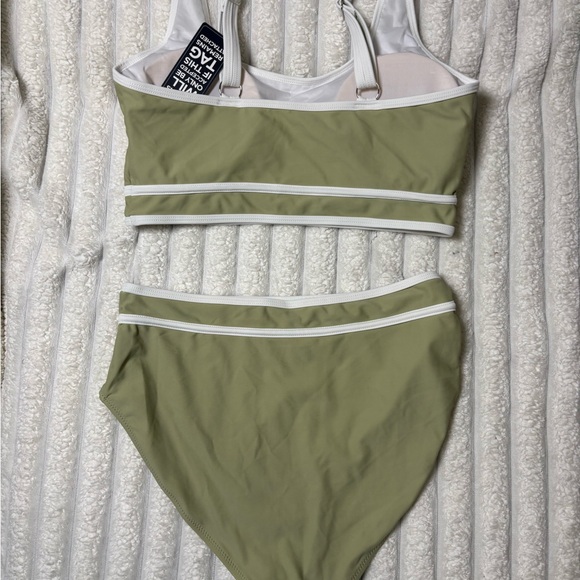 Sleek Olive Bikini Set for Women - Picture 8 of 9